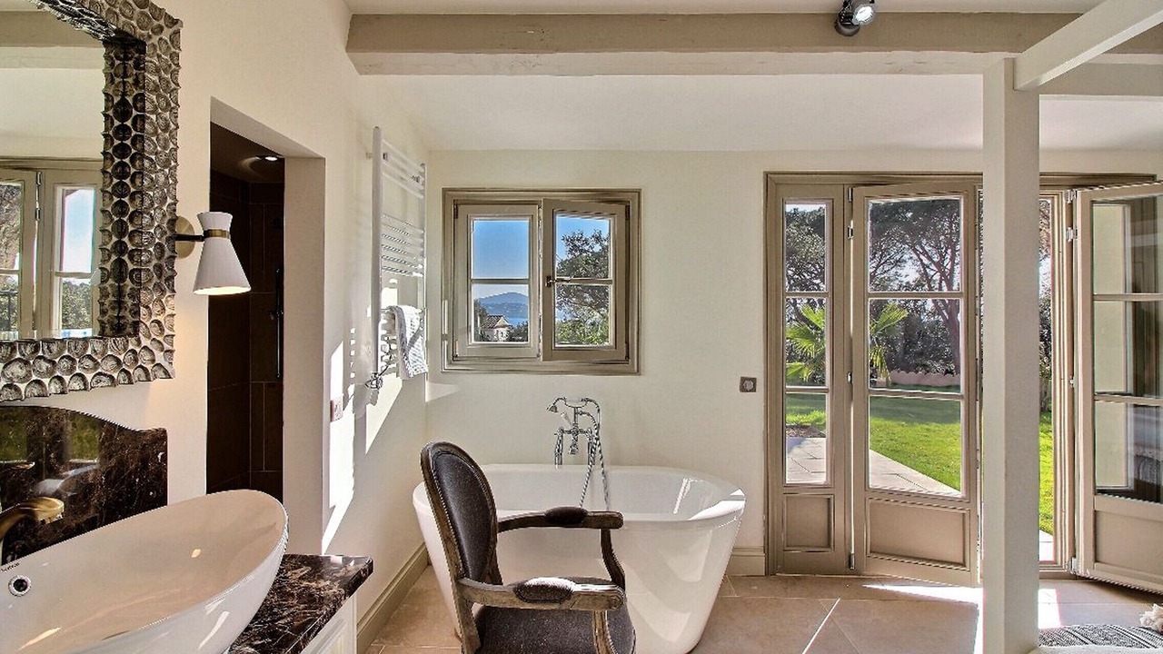 Photo of Bathroom in Guerrevieille
