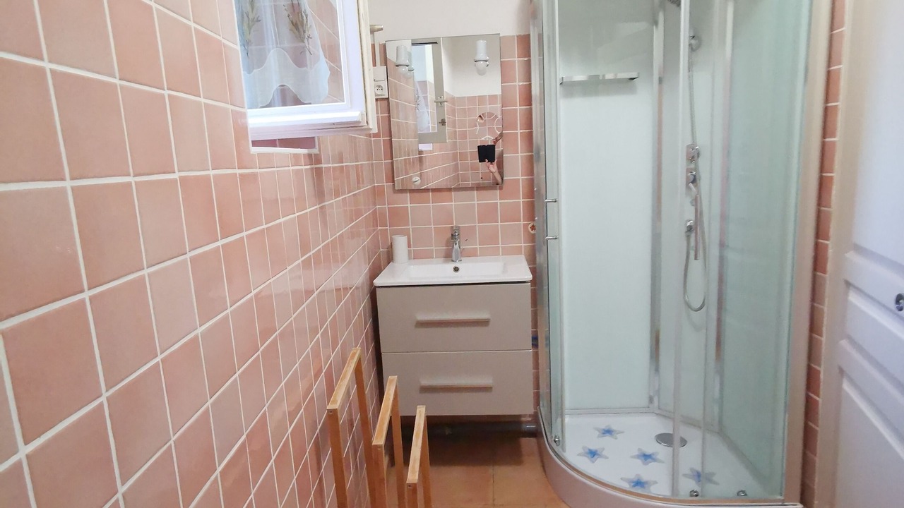 Photo of Bathroom in Chateaurenard