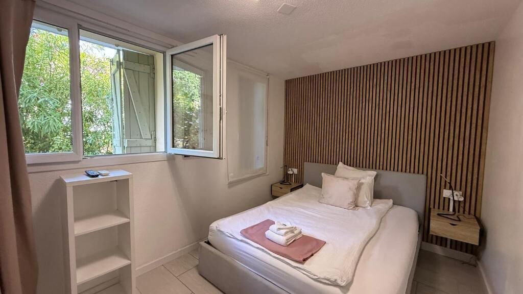 Photo of Bedroom in Prado - Republique