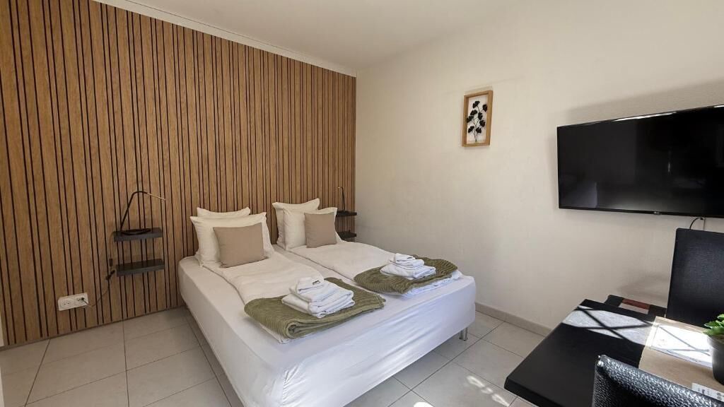 Photo of Bedroom in Prado - Republique