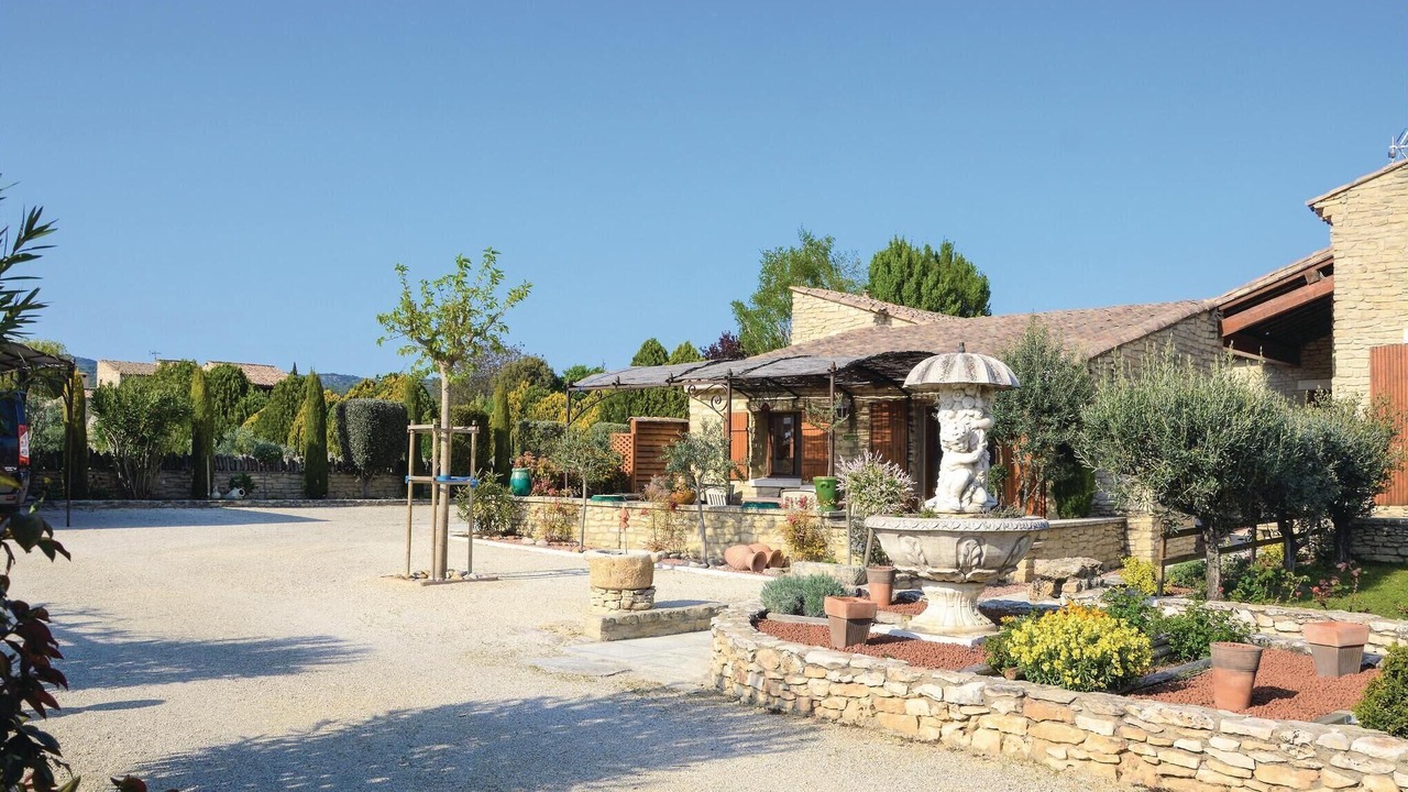 Photo of Others in Gordes