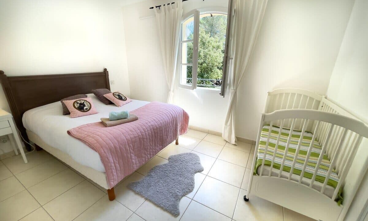 Photo of Bedroom in Pont Royal