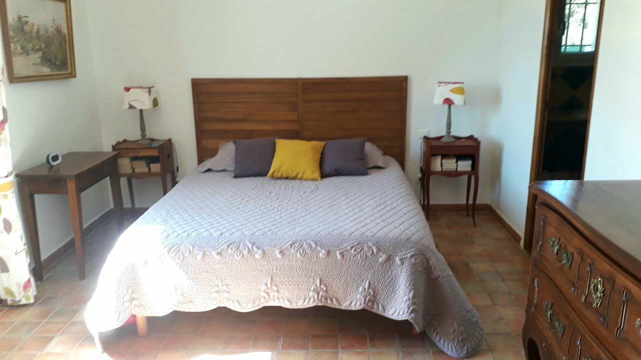 Photo of Bedroom in L'Isle-sur-la-Sorgue