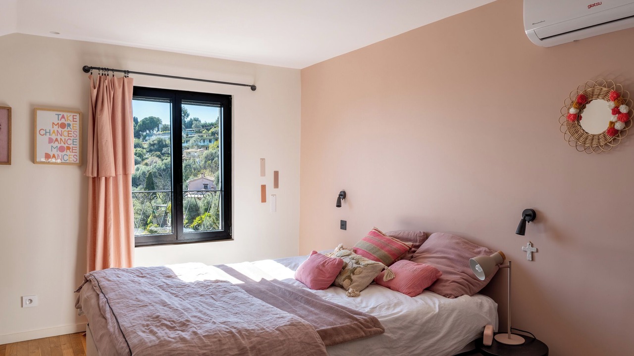 Photo of Bedroom in Gairaut