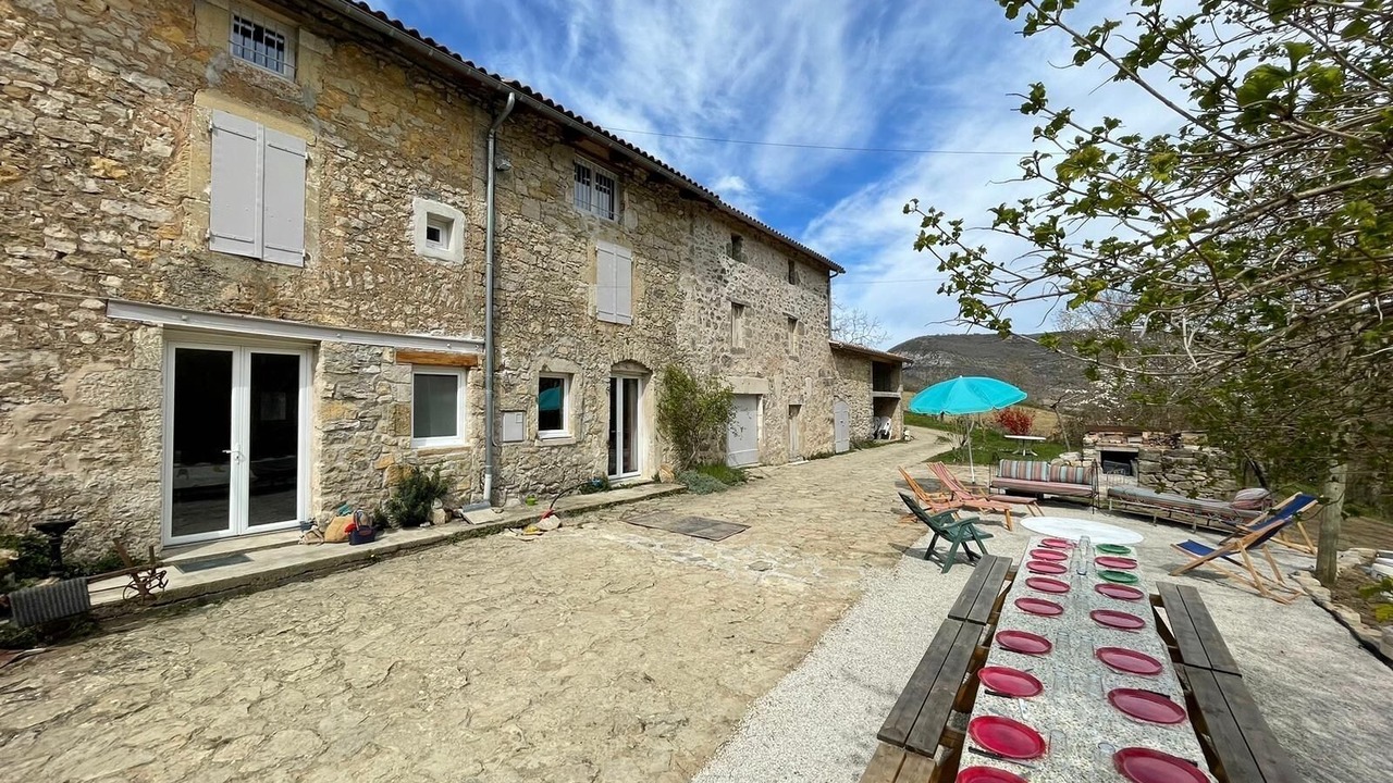 Photo of Outdoor in Saint-Georges-de-Luzencon