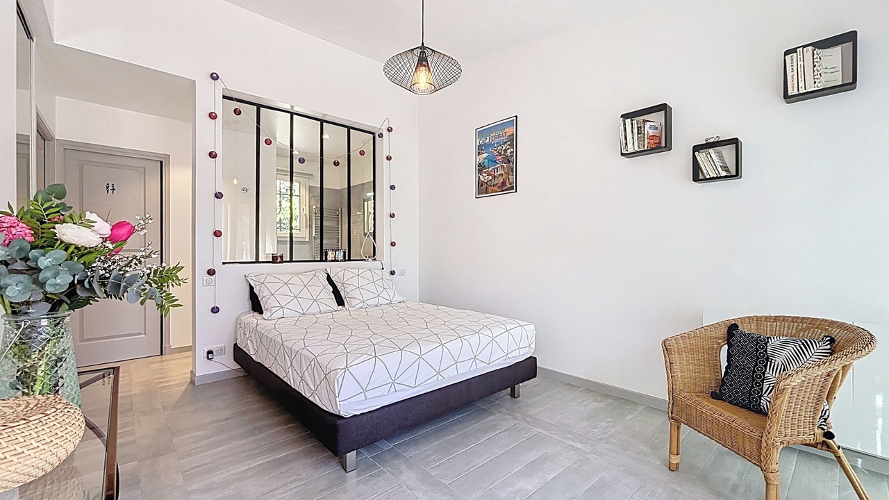 Photo of Bedroom in Valbonne