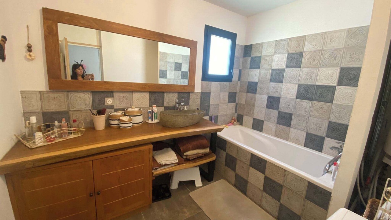 Photo of Bathroom in Saint-Cannat
