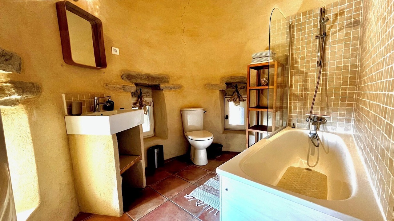 Photo of Bathroom in Sablet