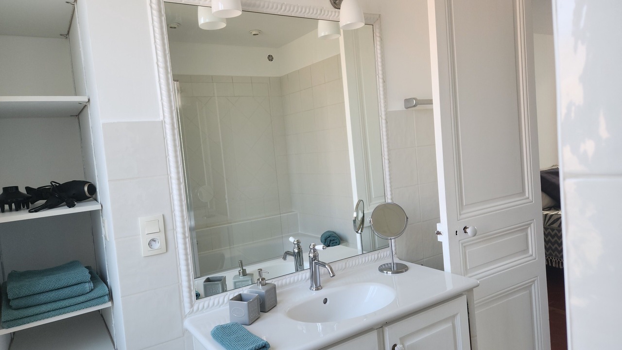 Photo of Bathroom in Riou - Petit Juas - Av de Grasse