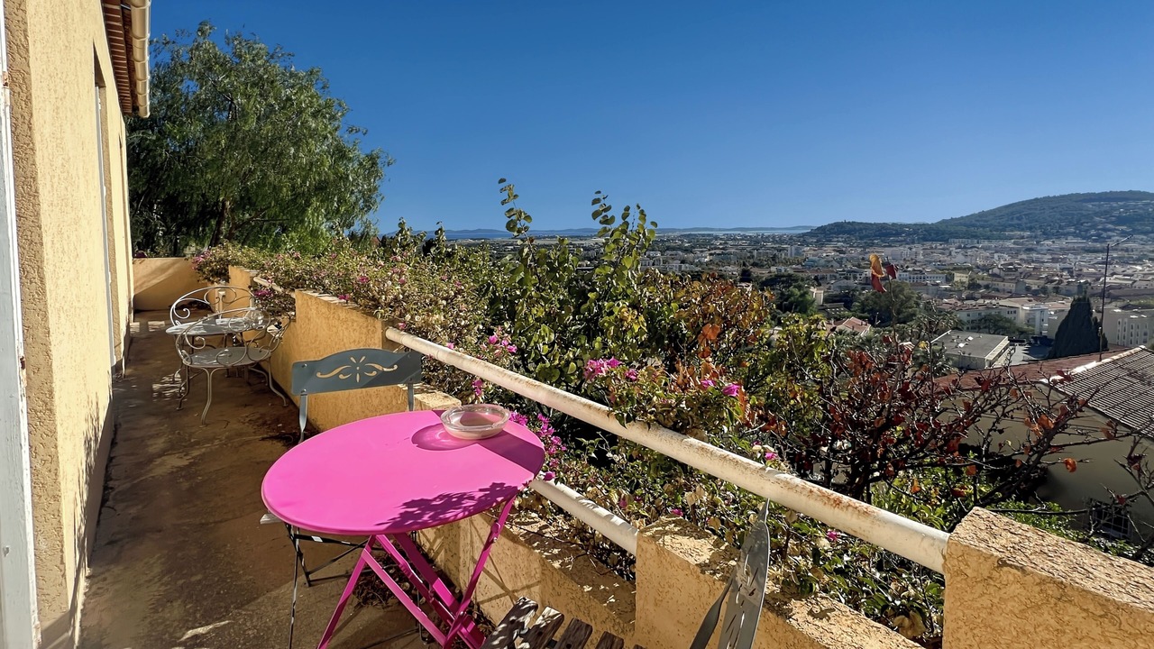 Photo of Outdoor in Hyeres City Centre