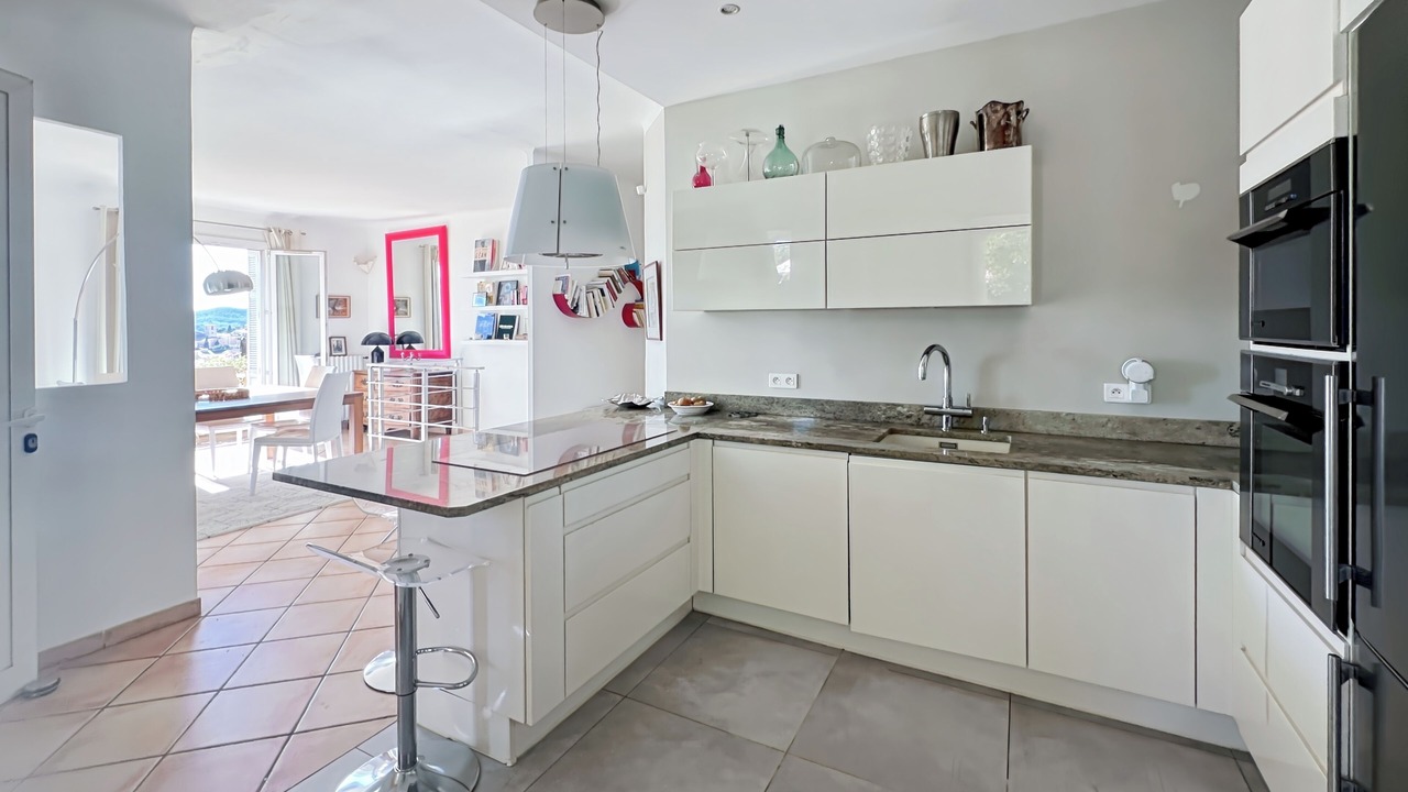 Photo of Kitchen in Hyeres City Centre
