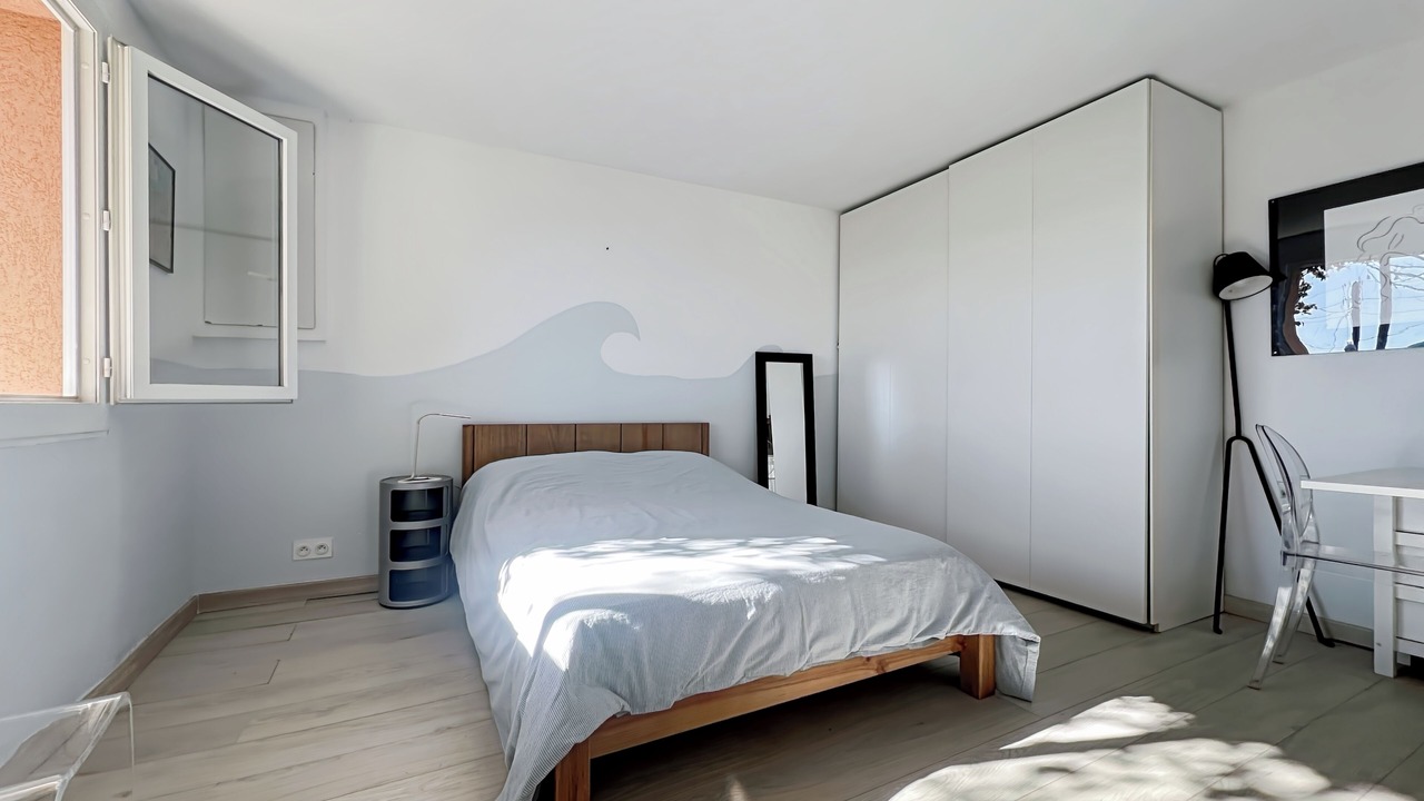 Photo of Bedroom in Hyeres City Centre