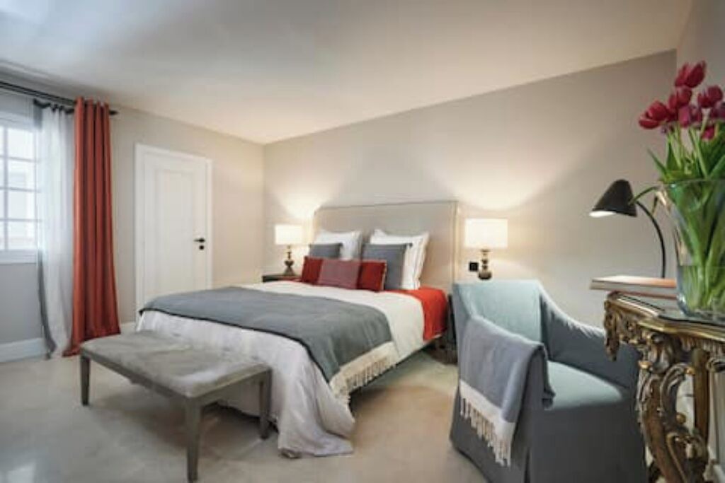 Photo of Bedroom in California - Pezou