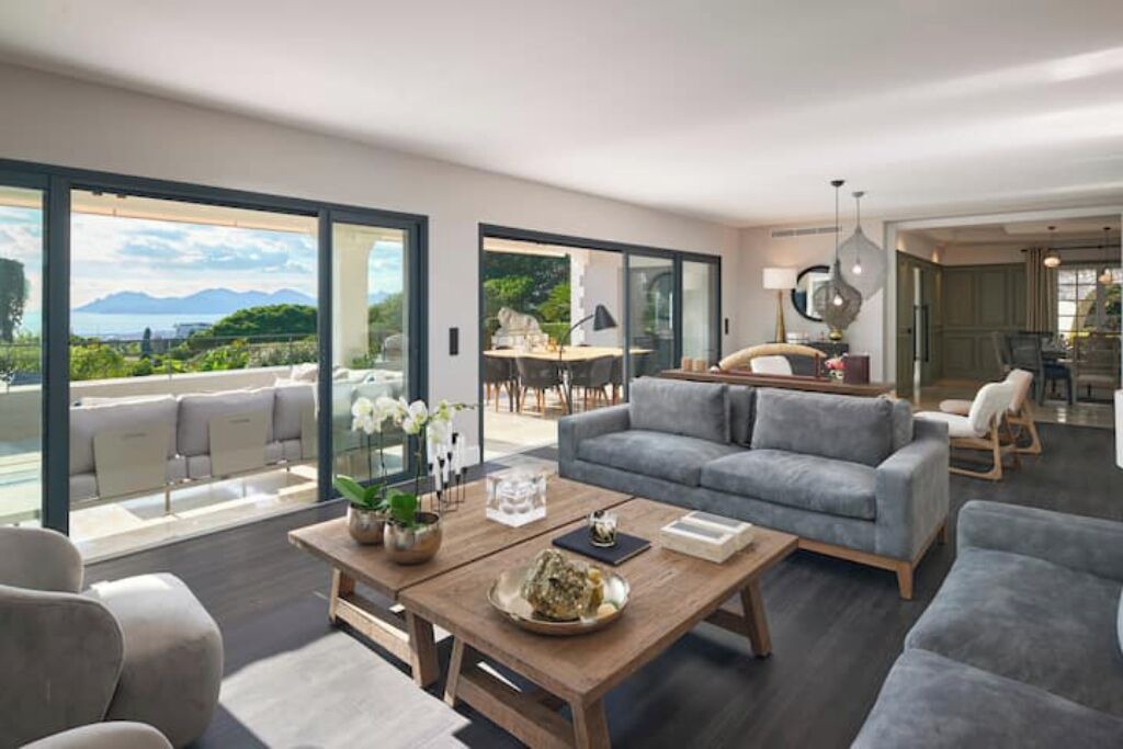 Photo of Livingroom in California - Pezou