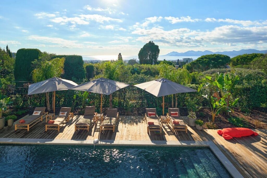 Photo of Outdoor in California - Pezou