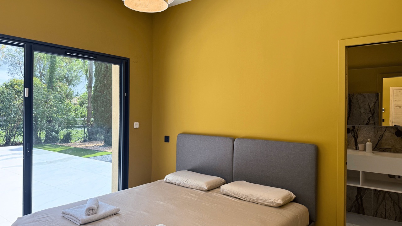 Photo of Bedroom in Serignan-du-Comtat