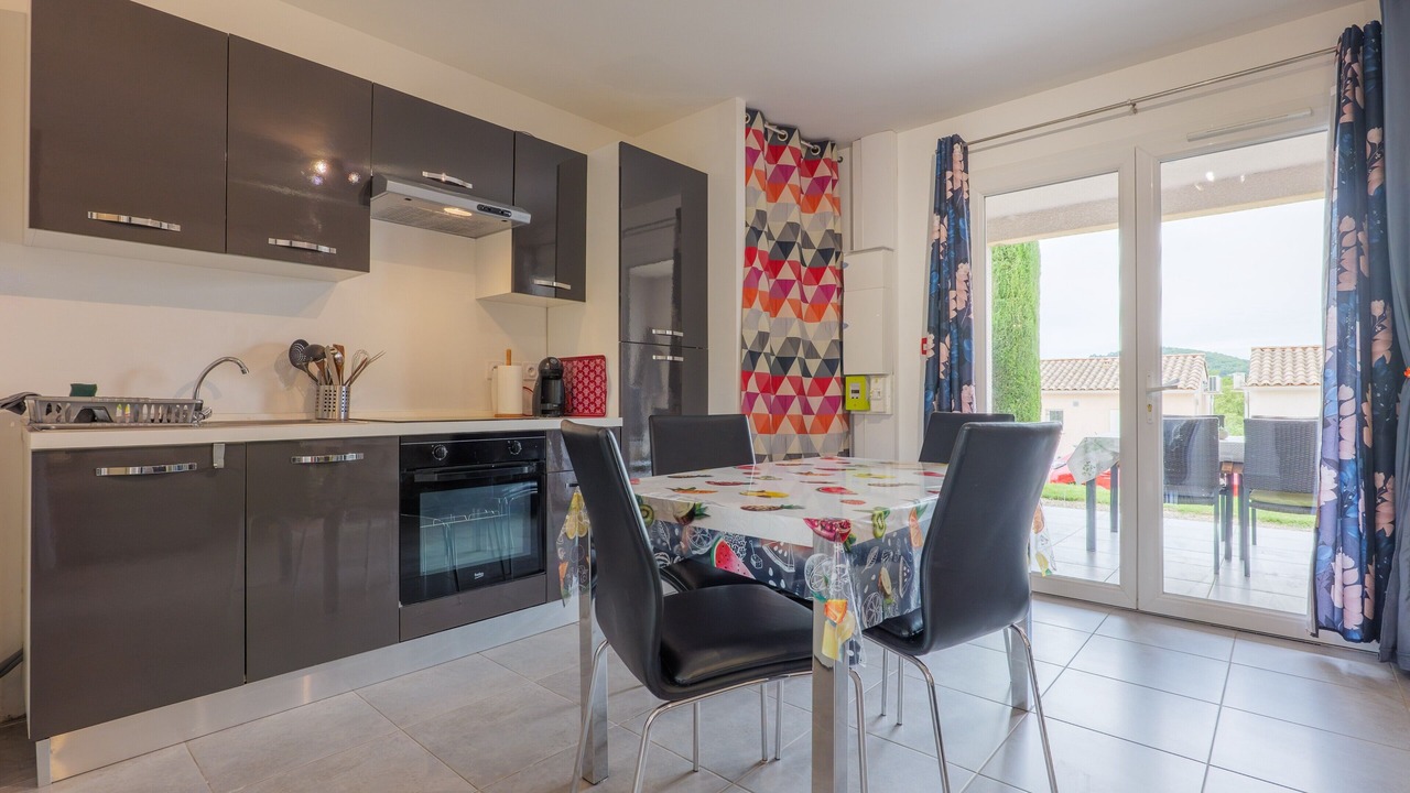 Photo of Kitchen in Saint-Martin-d'Ardeche