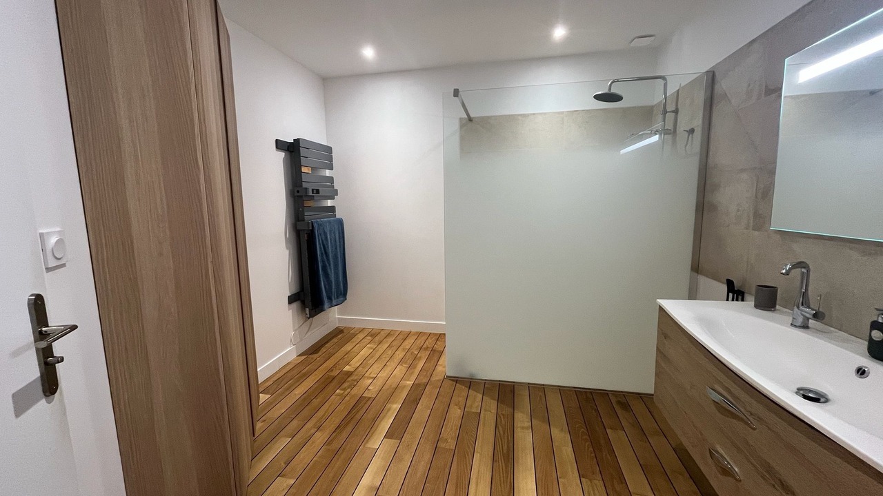 Photo of Bathroom in Lourmarin