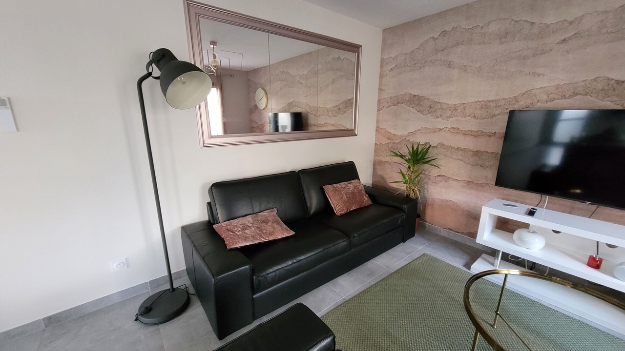 Photo of Livingroom in Tignieu-Jameyzieu