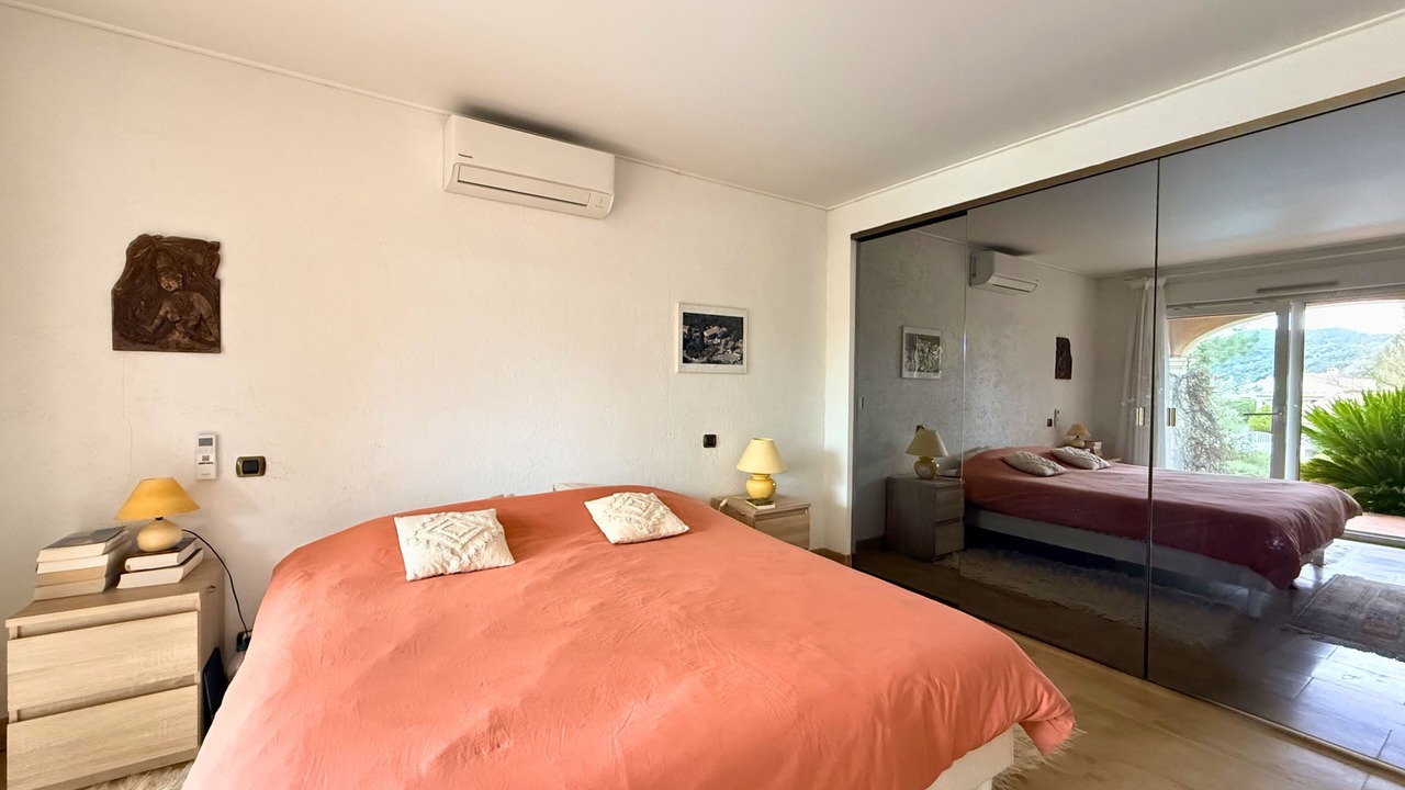 Photo of Bedroom in Les Esterets du Lac