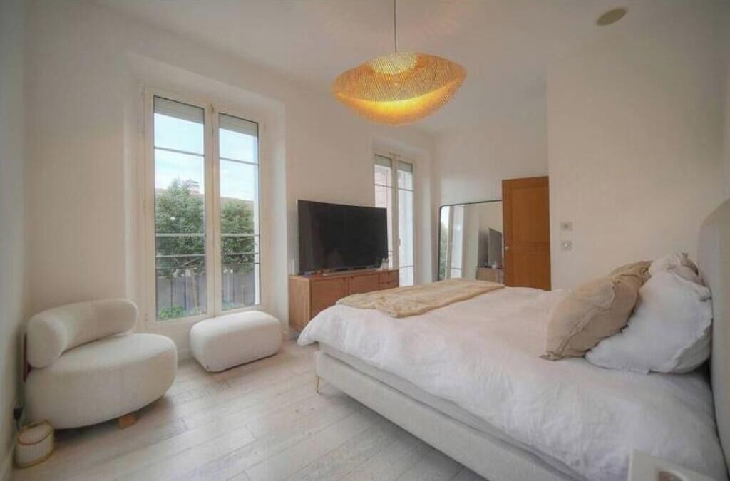 Photo of Bedroom in California - Pezou