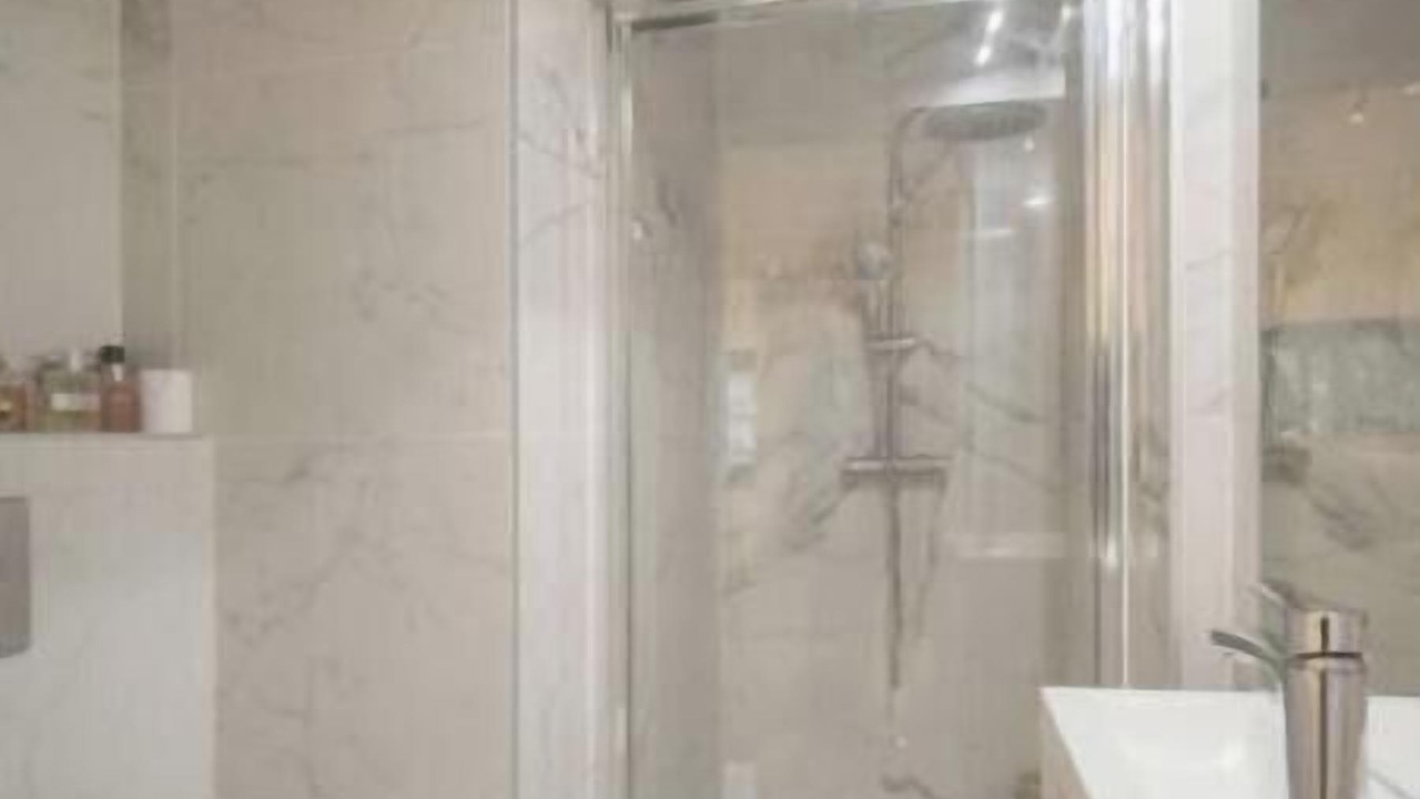 Photo of Bathroom in California - Pezou