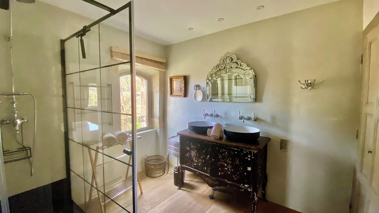 Photo of Bathroom in Menerbes