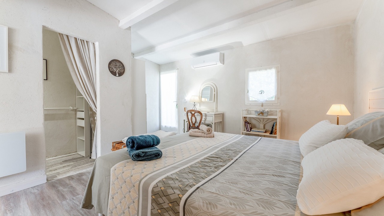Photo of Bedroom in Eygalieres