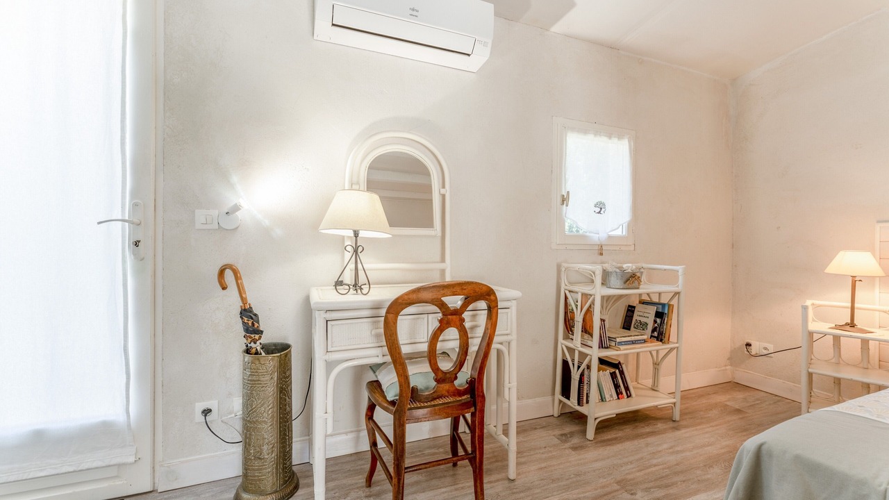 Photo of Bedroom in Eygalieres