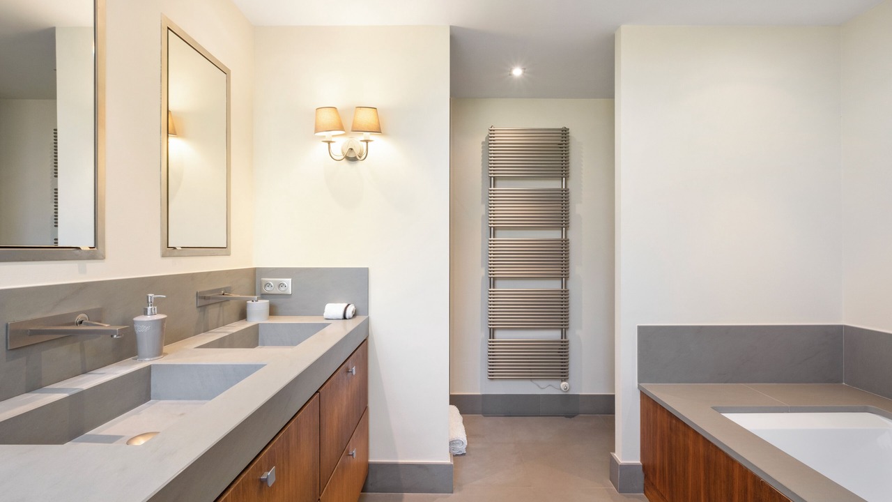 Photo of Bathroom in California - Pezou