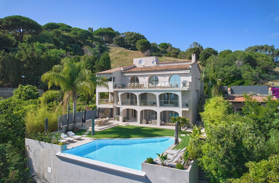 Photo of Outdoor in California - Pezou