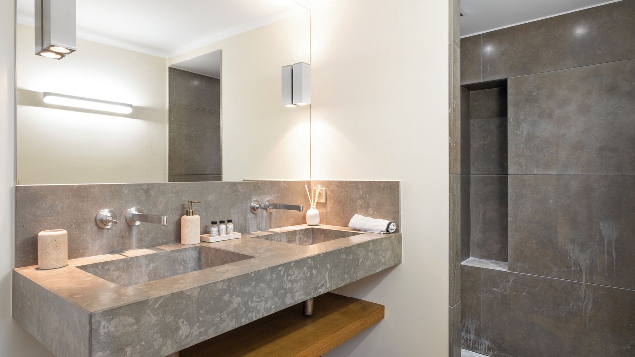 Photo of Bathroom in California - Pezou