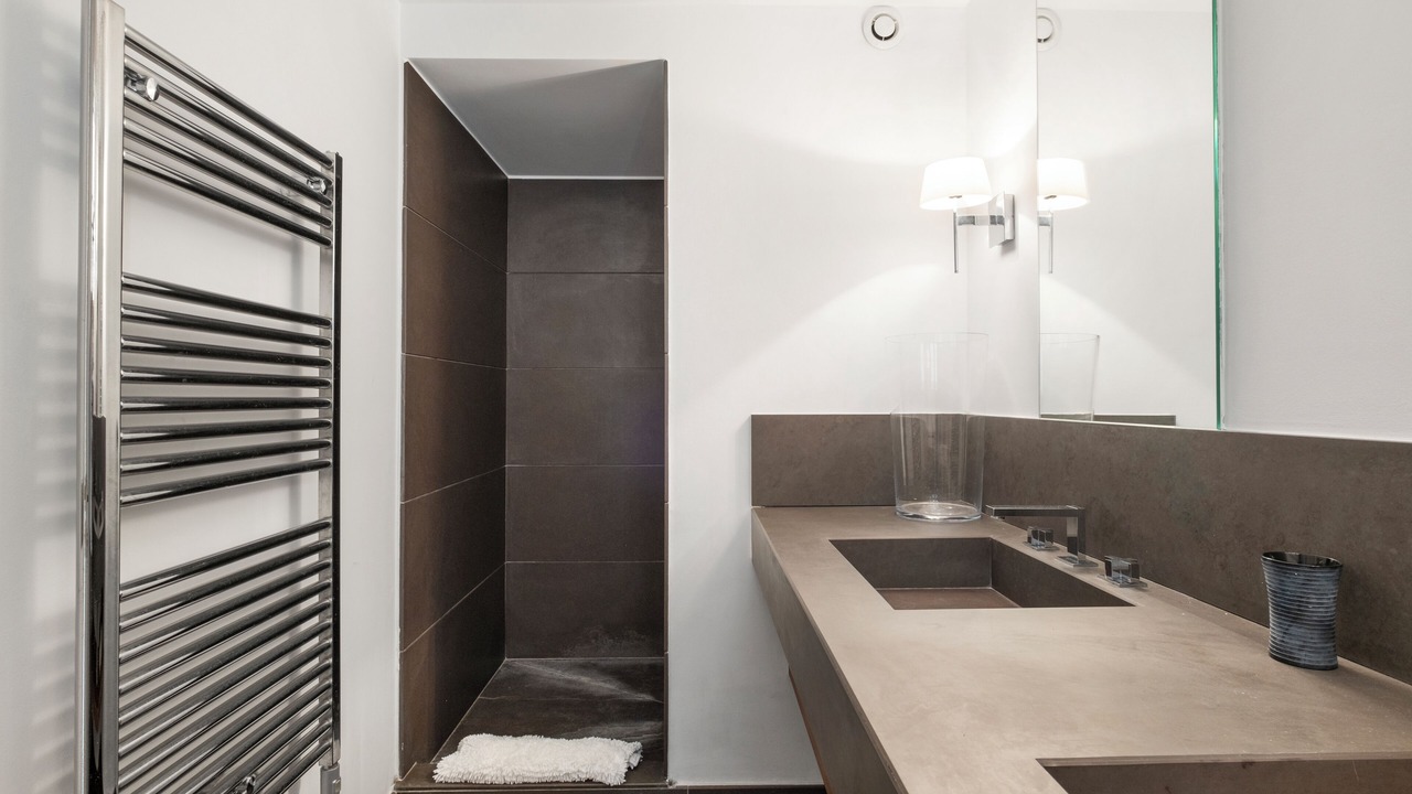 Photo of Bathroom in California - Pezou