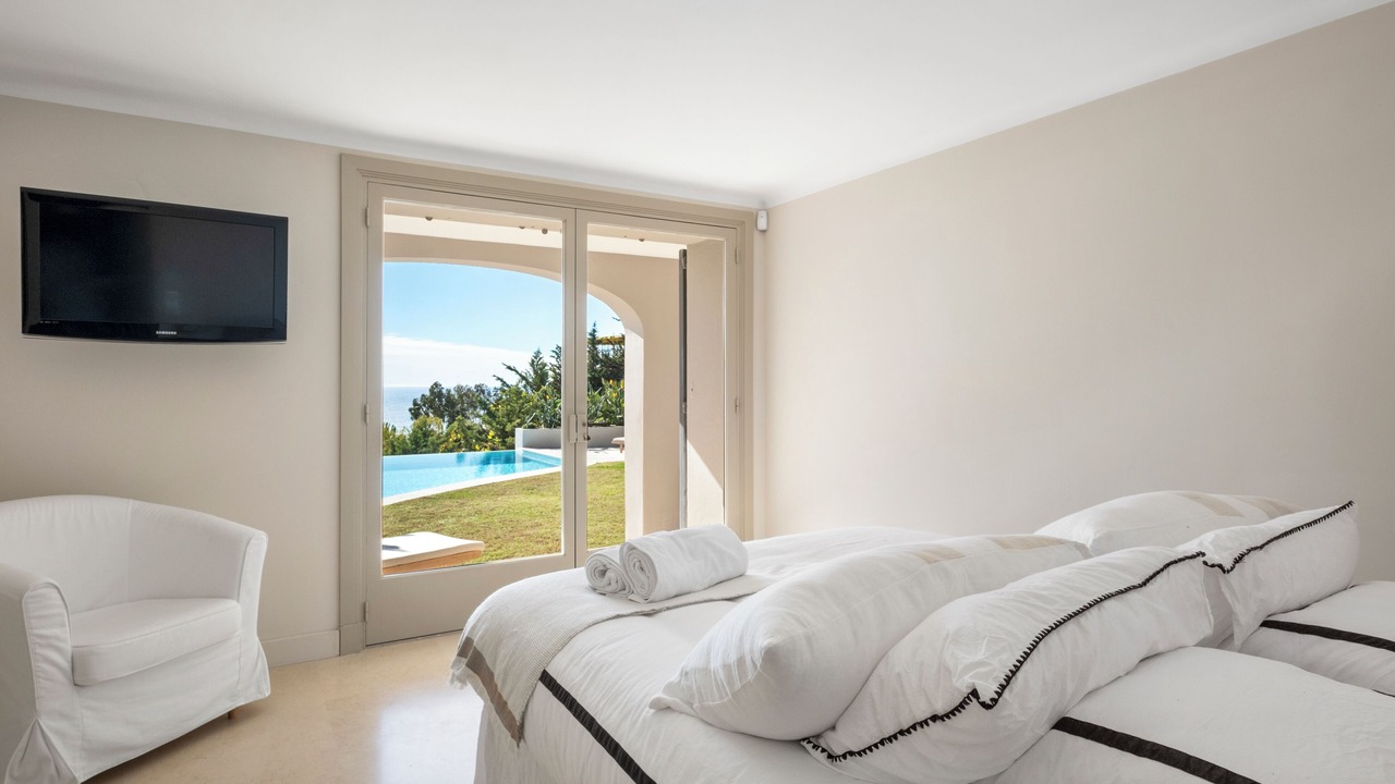 Photo of Bedroom in California - Pezou