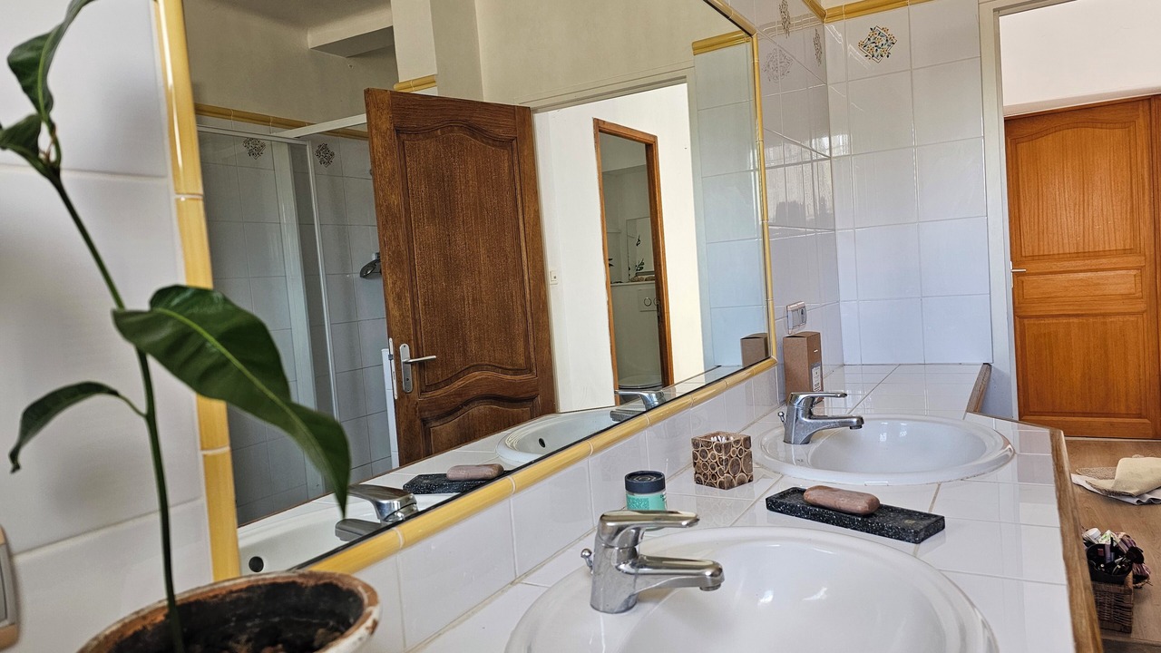 Photo of Bathroom in Beaumes-de-Venise