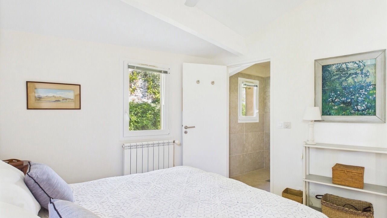 Photo of Bedroom in Hyeres City Centre
