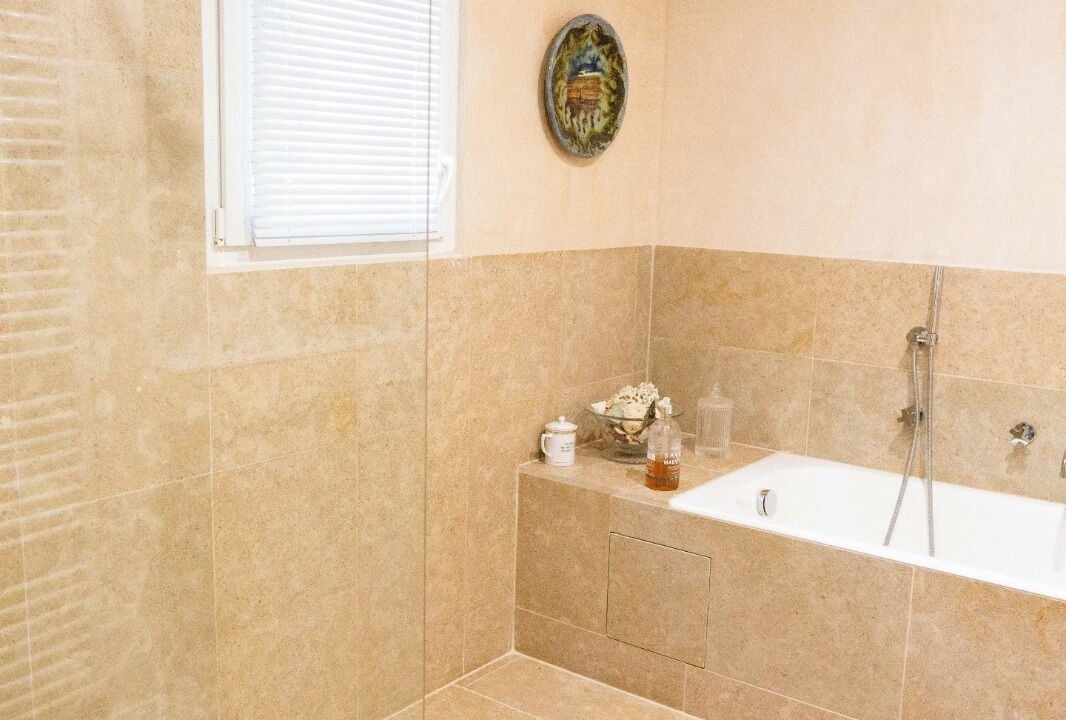 Photo of Bathroom in Hyeres City Centre
