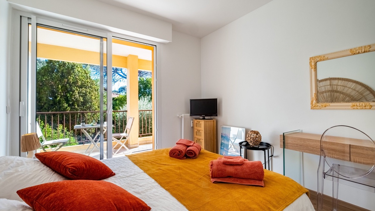 Photo of Bedroom in Boulouris-sur-Mer