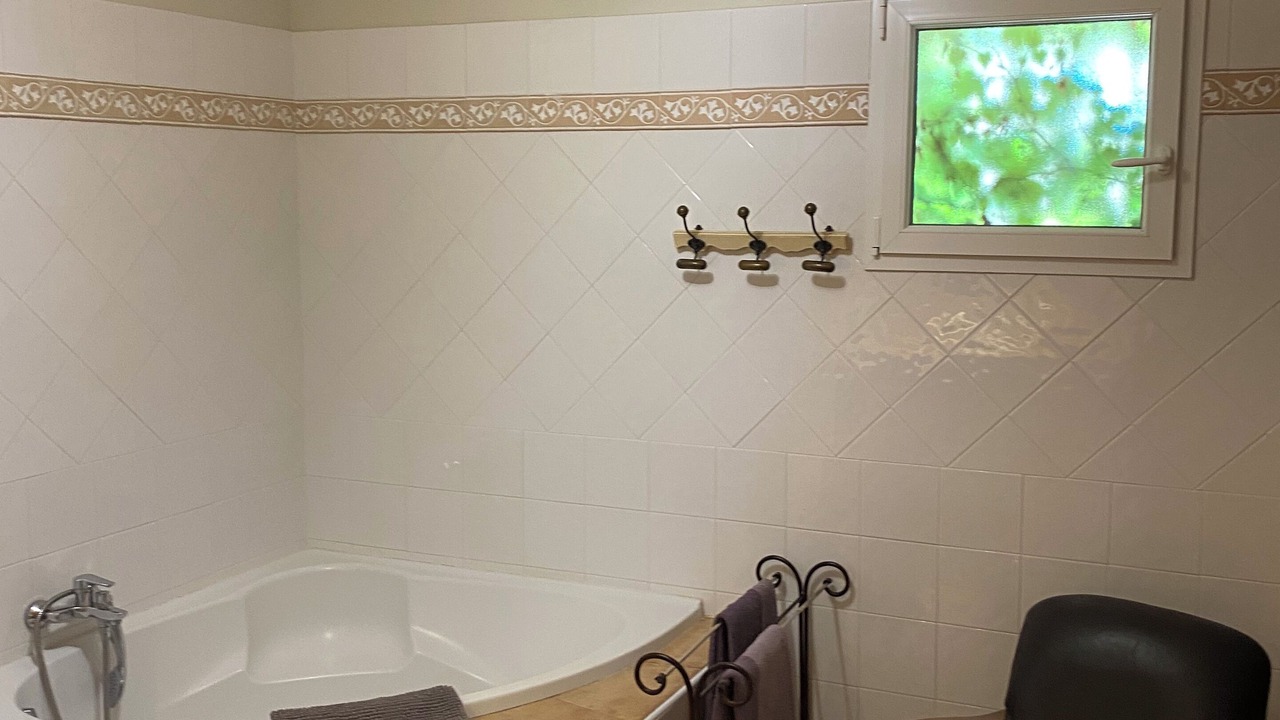 Photo of Bathroom in Maillane