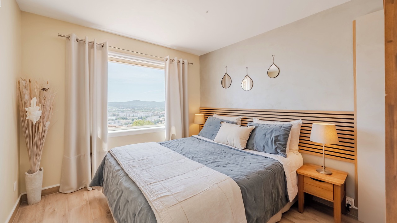 Photo of Bedroom in Le Lavandou