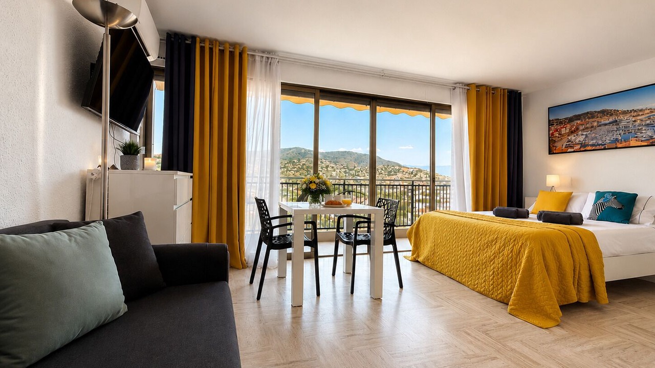 Photo of Livingroom in Mandelieu-La-Napoule