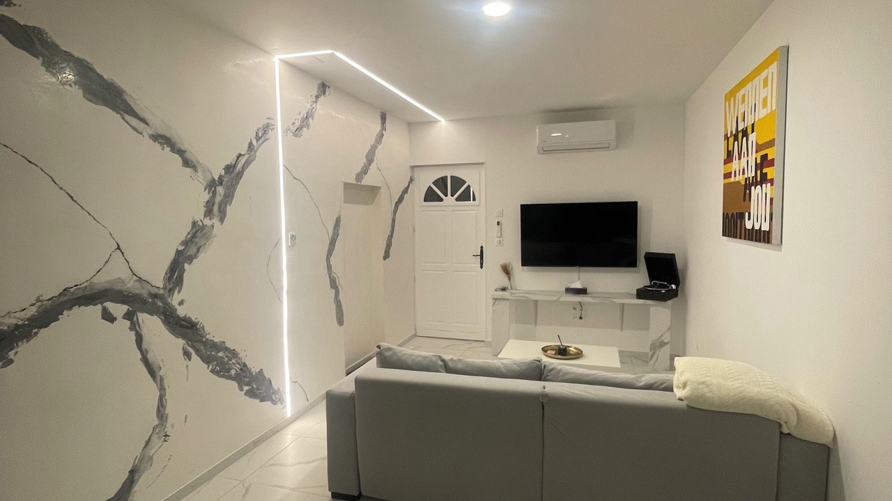 Photo of Livingroom in Saint-Etienne-de-Saint-Geoirs