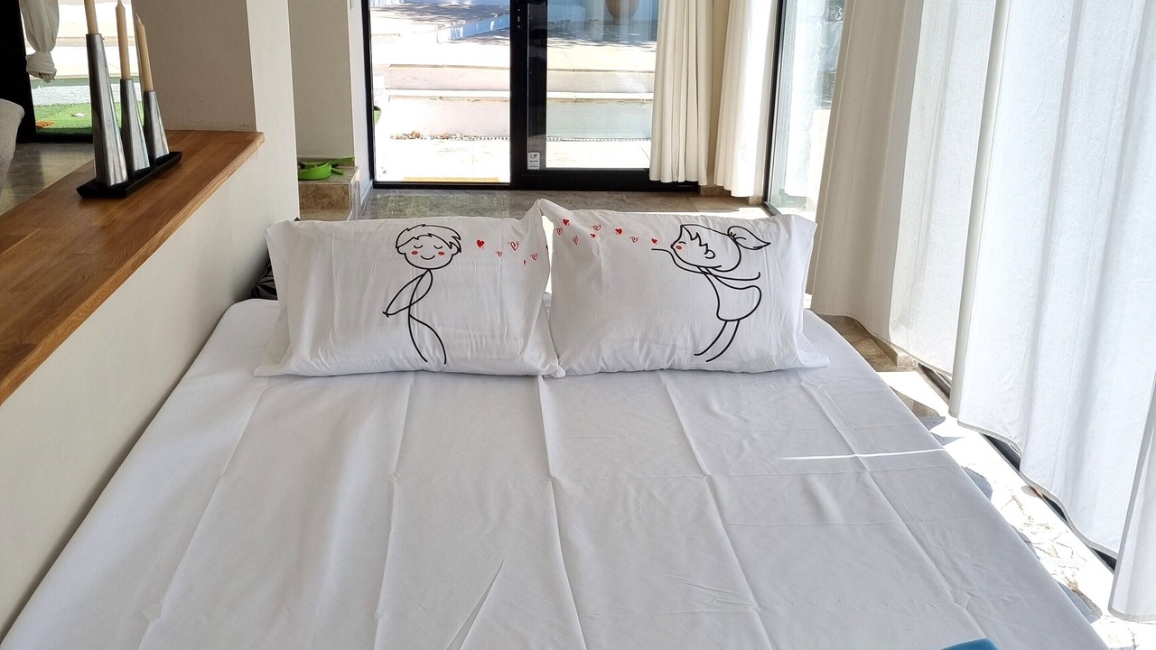 Photo of Bedroom in California - Pezou