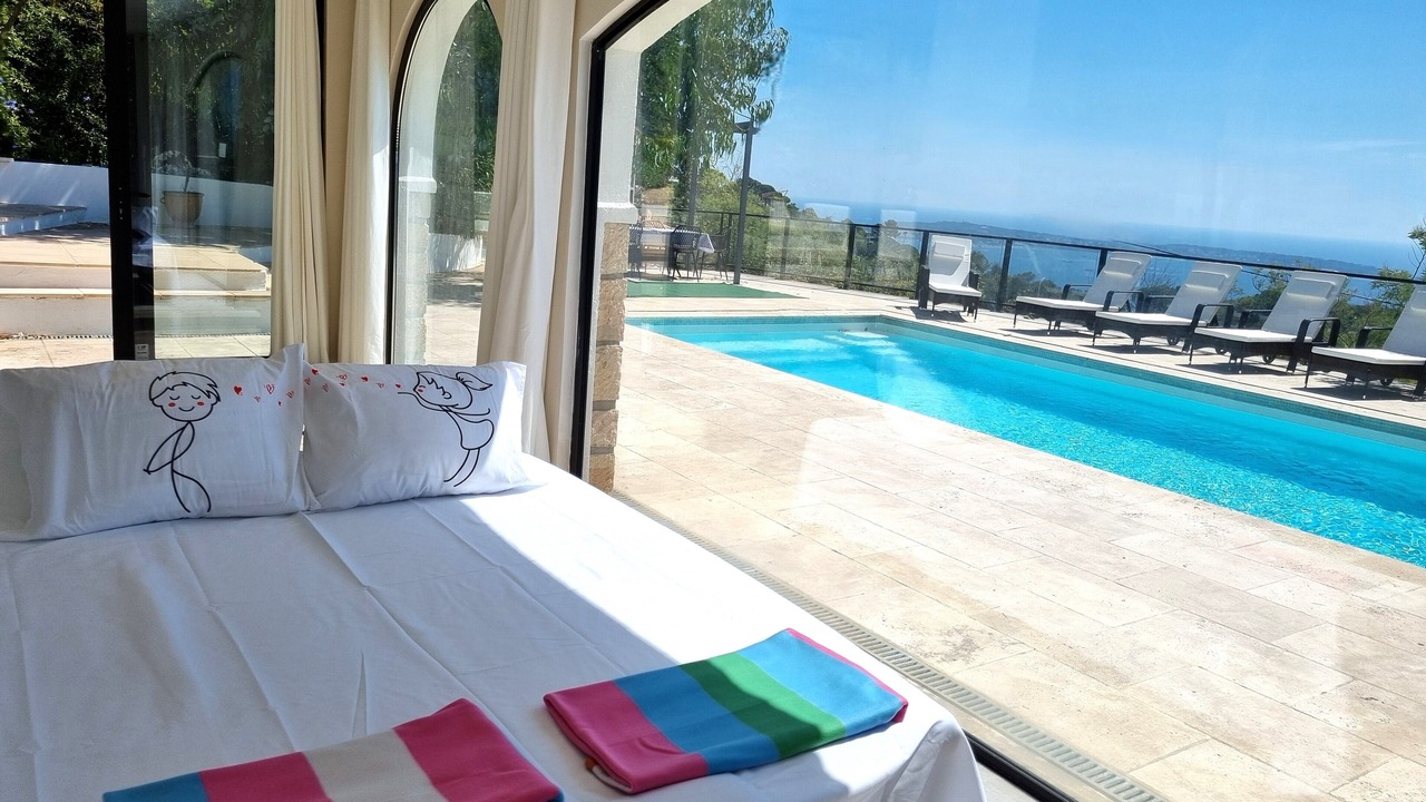 Photo of Bedroom in California - Pezou