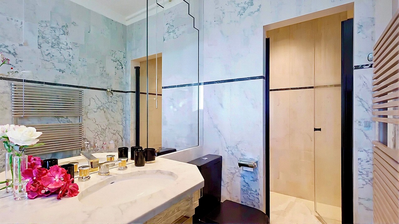 Photo of Bathroom in California - Pezou
