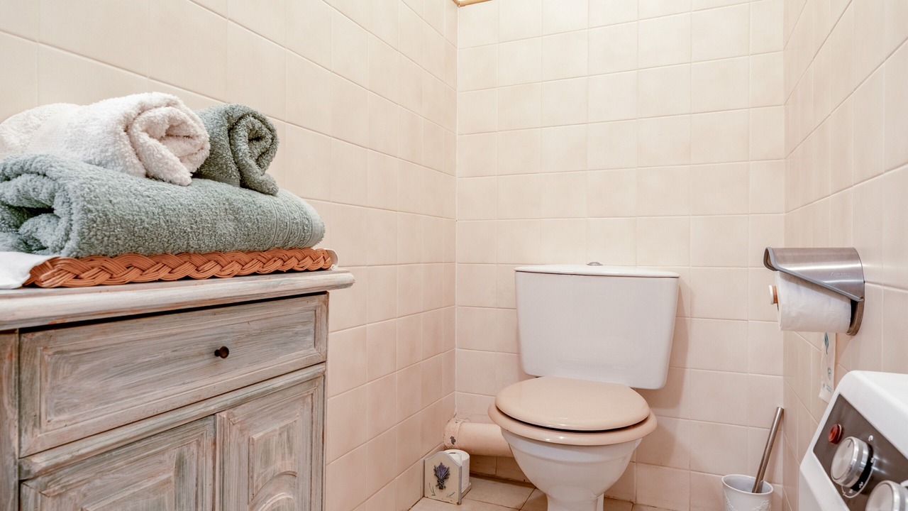 Photo of Bathroom in Violes