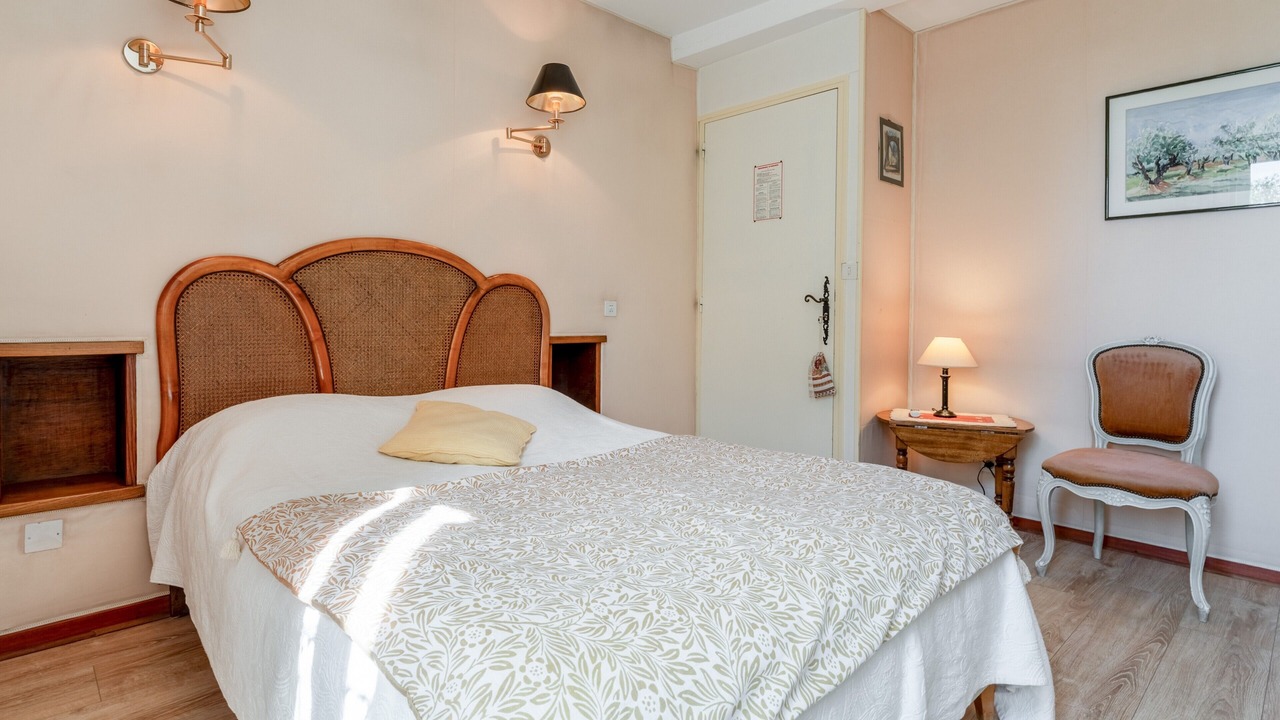 Photo of Bedroom in Violes