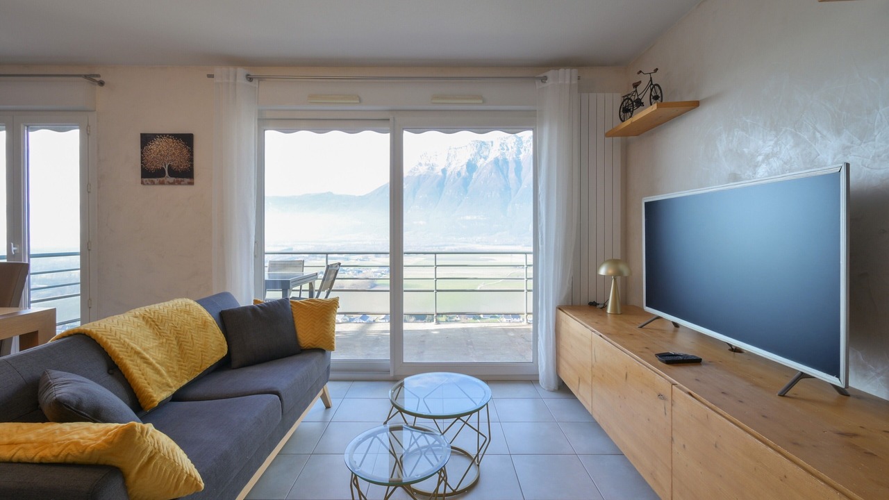 Photo of Livingroom in Aiton