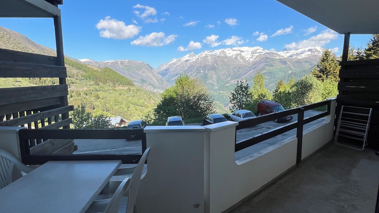 Photo of Outdoor in Auris
