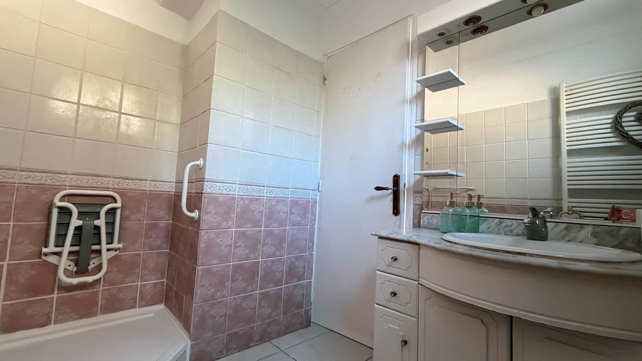 Photo of Bathroom in Uchaux